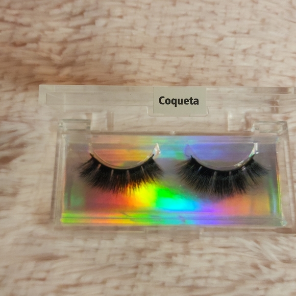 Eyelashes - Picture 4 of 8